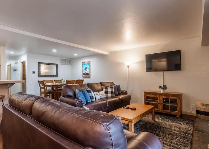 Warm And Cozy Upgraded 2 Bedrm 2 Bath Single Level Condo In Snowcreek Complex Phase IV 563 Sleeps 6