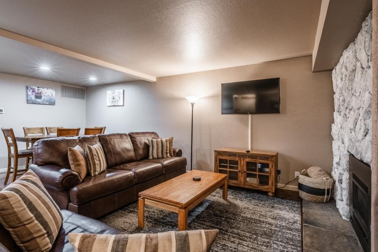 Warm And Cozy Upgraded 2 Bedrm 2 Bath Single Level In Snowcreek Complex Phase Iv 563 Sleeps 6 * Mammoth Lakes