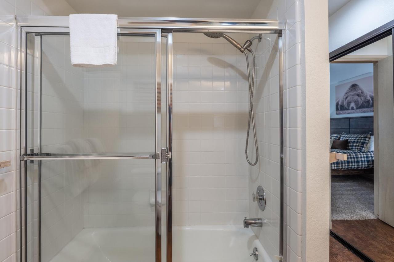 Warm And Cozy Upgraded 2 Bedrm 2 Bath Single Level In Snowcreek Complex Phase Iv 563 Sleeps 6 Mammoth Lakes