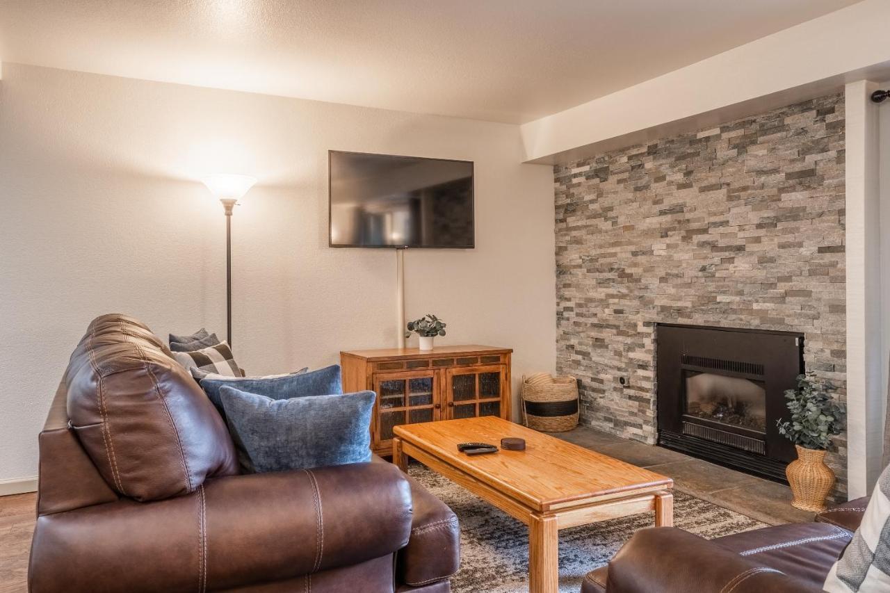 Warm And Cozy Upgraded 2 Bedrm 2 Bath Single Level In Snowcreek Complex Phase Iv 563 Sleeps 6 Apartment