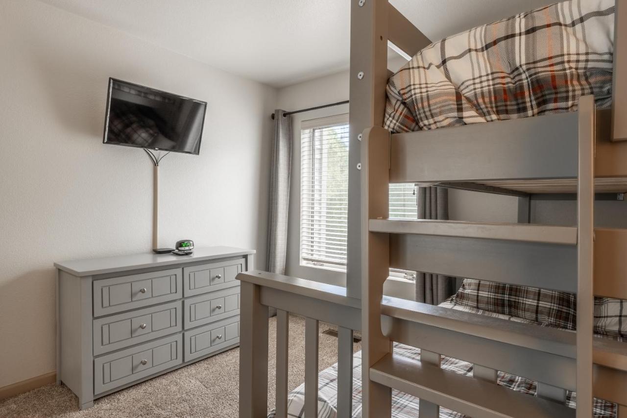 Apartment Warm And Cozy Upgraded 2 Bedrm 2 Bath Single Level In Snowcreek Complex Phase Iv 563 Sleeps 6 Mammoth Lakes