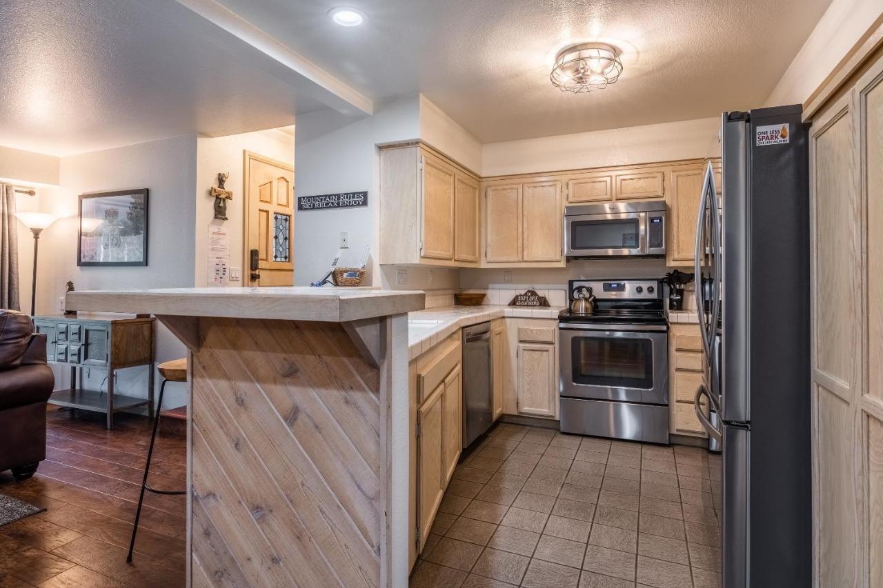 Warm And Cozy Upgraded 2 Bedrm 2 Bath Single Level In Snowcreek Complex Phase Iv 563 Sleeps 6 Mammoth Lakes